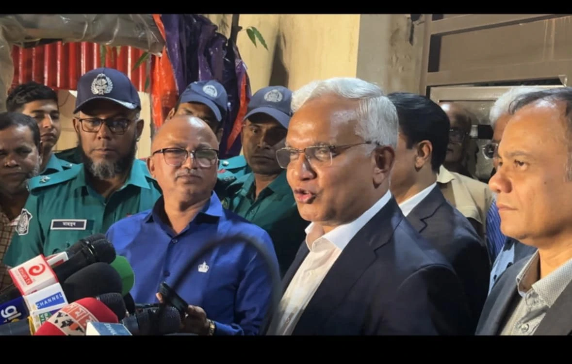শেহবাজ শরীফের পক্ষ থেকে ইসহাহাক দার বেগম জিয়াকে শুভেচ্ছা জানান 